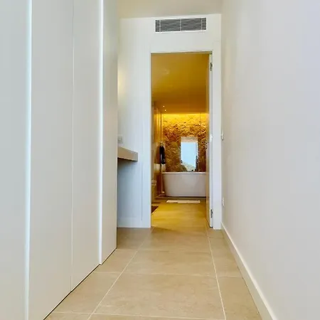 Vadella Hills 01 *